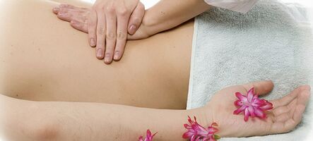 Klasická masáž zad a šíje pro laiky